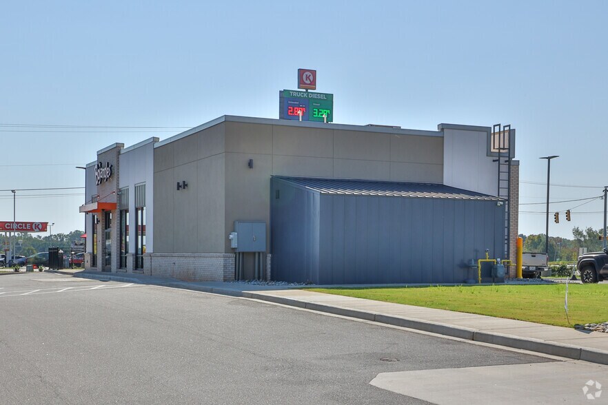 More Photos Of 326 John Dodd Rd, Spartanburg Fast Food For Sale