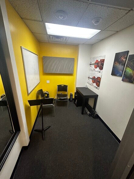 Primary Photo Of 465 Herndon Pky, Herndon Medical For Sale