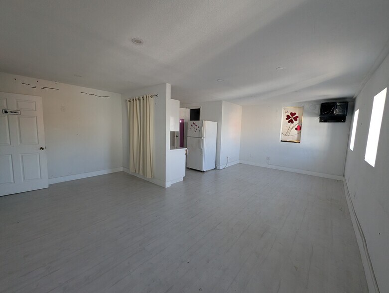 More Photos Of 1601 NW 97th Ave, Doral Warehouse For Lease