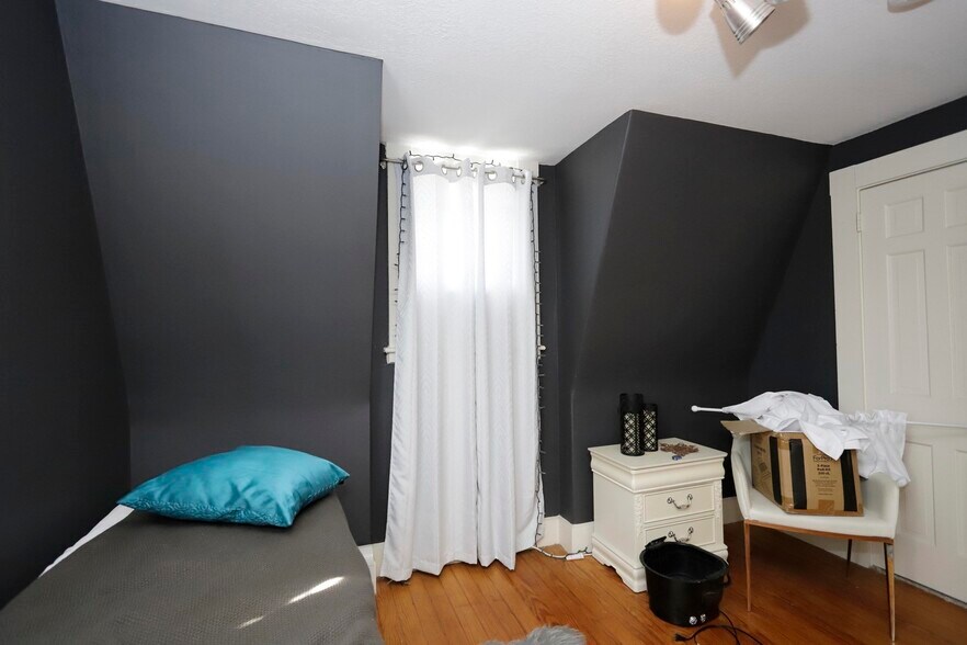 More Photos Of 66 Rockdale Ave, New Bedford Office For Sale