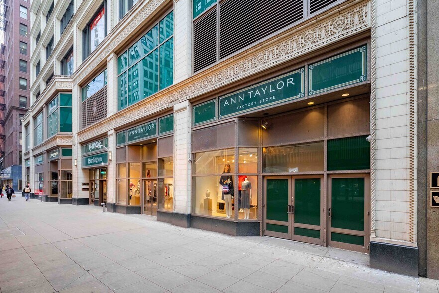 More Photos Of 1 N State St, Chicago Office Residential For Sale