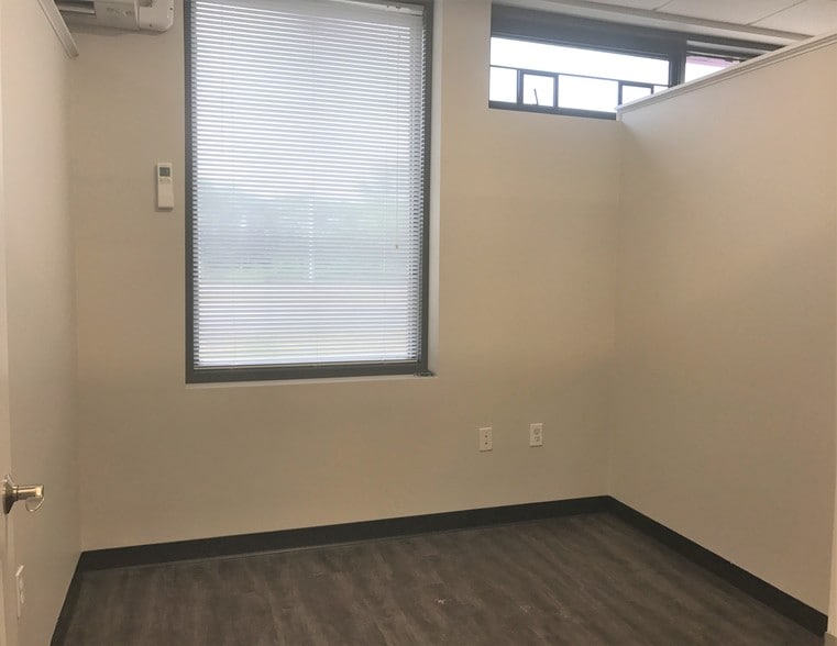 More Photos Of 78 Kenwood St, Cranston Office For Lease