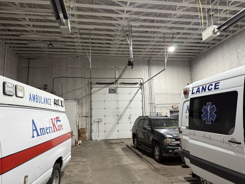 More Photos Of 3875-3883 E Livingston Ave, Columbus Warehouse For Lease