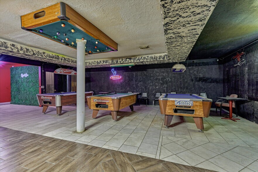 More Photos Of 10935 Aldine Westfield Rd, Houston Bar For Sale