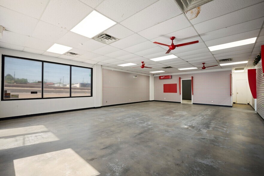 More Photos Of 650 E Highway 67, Duncanville Light Distribution For Sale