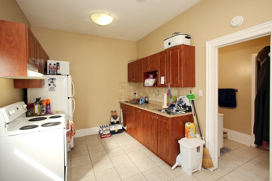 More Photos Of 10-12 Centre St, Markham Office Residential For Sale