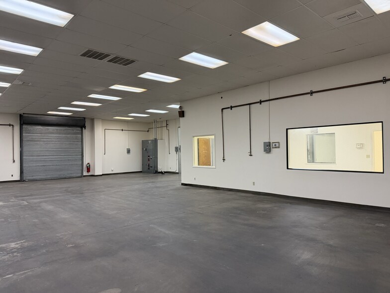 More Photos Of 536 Hi Tech Pky, Oakdale Warehouse For Lease