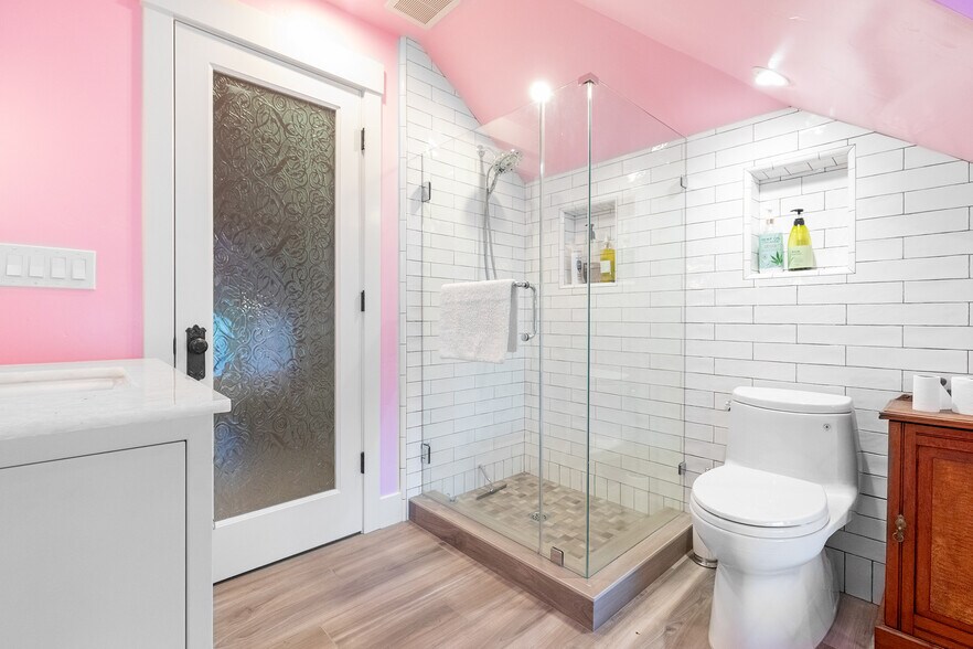 More Photos Of 2220 Capitol Ave, Sacramento Apartments For Sale