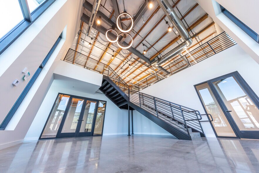More Photos Of 12450 Foothill Blvd, Sylmar Warehouse For Lease