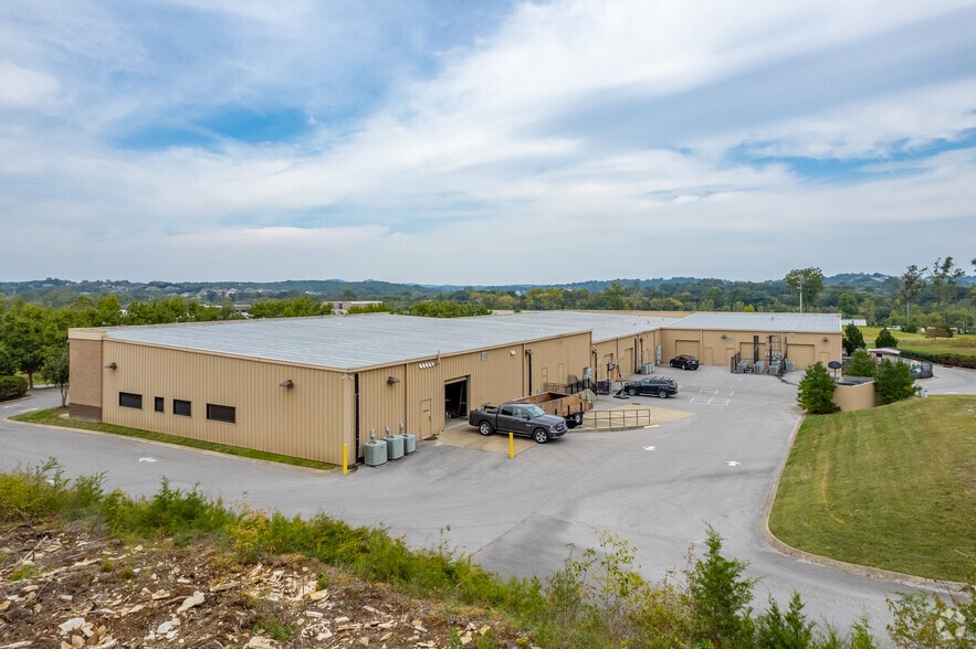 More Photos Of 7227 Haley Industrial Dr, Nolensville Showroom For Lease