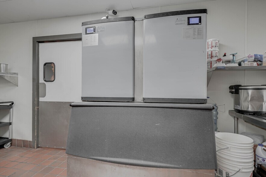 More Photos Of 215 NE 27th Ave, Mineral Wells Restaurant For Sale