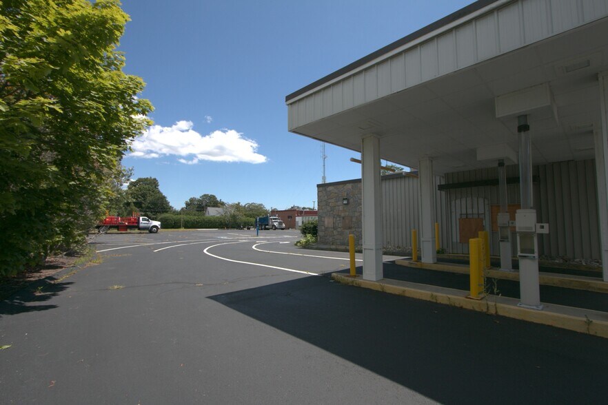 More Photos Of 43 Pennsylvania Ave, Niantic Bank For Sale