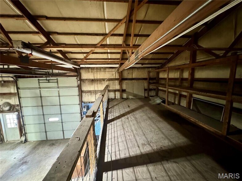 More Photos Of 100 W Foreman St, Jonesburg Showroom For Sale