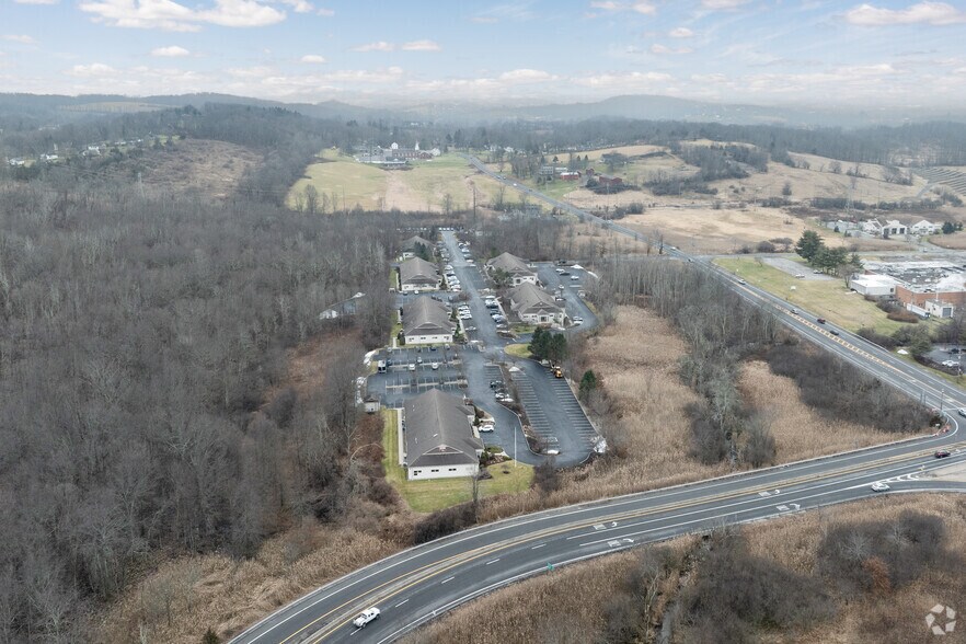 More Photos Of 3 Coates Dr, Goshen Unknown For Lease