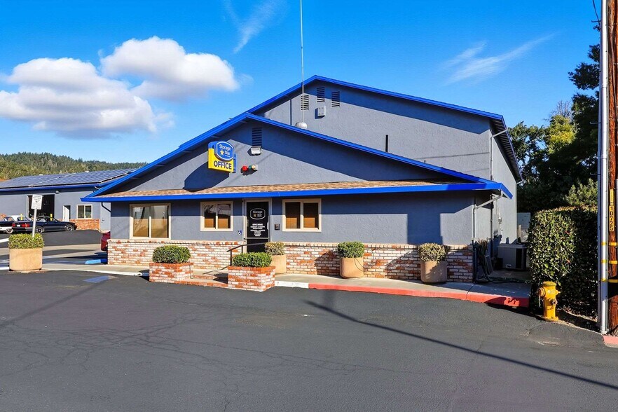 More Photos Of 35 Industrial Dr, Cloverdale Flex For Lease