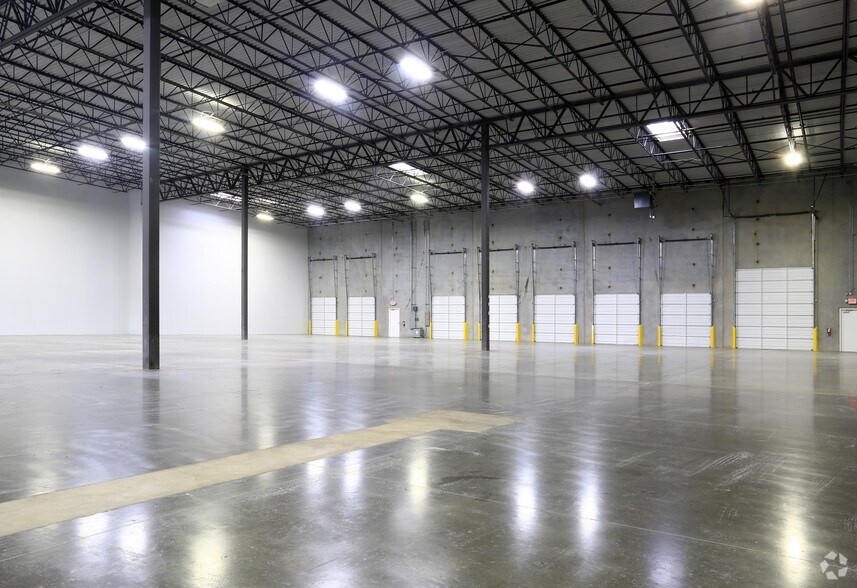 More Photos Of 1305 N Watters Rd, Allen Warehouse For Lease