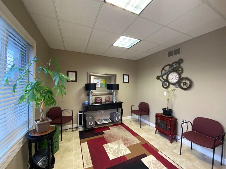 More Photos Of 131-137 Keveling Dr, Saline Medical For Sale