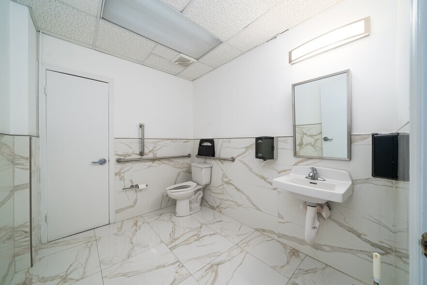 More Photos Of 358-360 1st St, Hoboken Medical For Lease