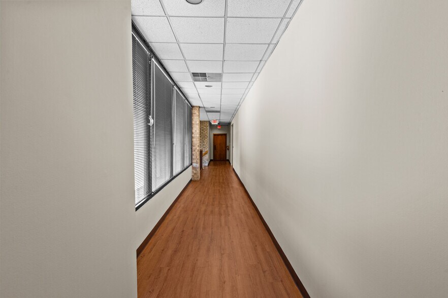 More Photos Of 901 Waterfall Way, Richardson Office For Sale