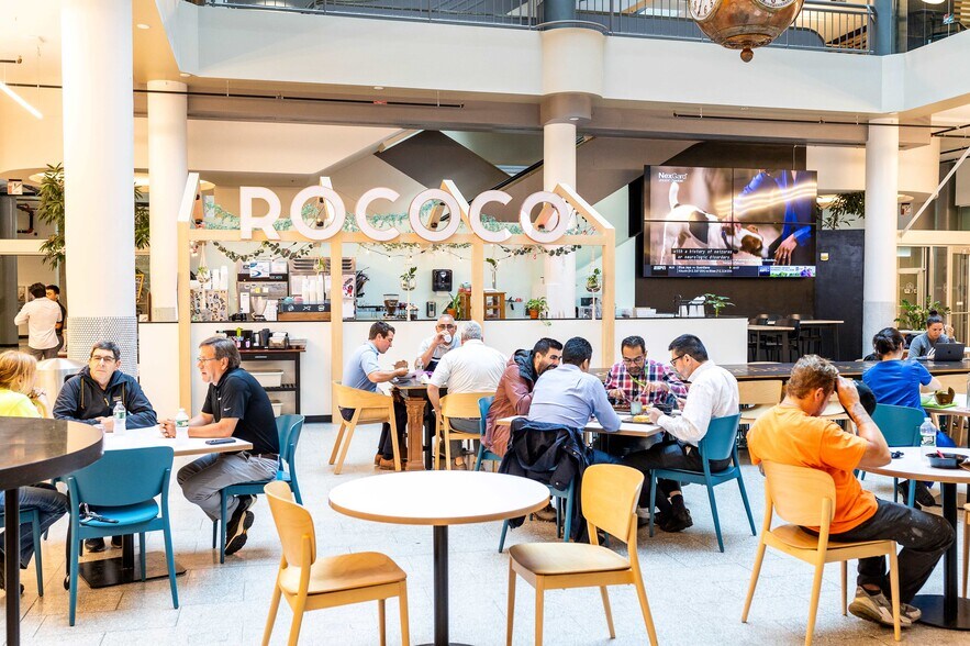 More Photos Of 260 E Main St, Rochester Medical For Lease