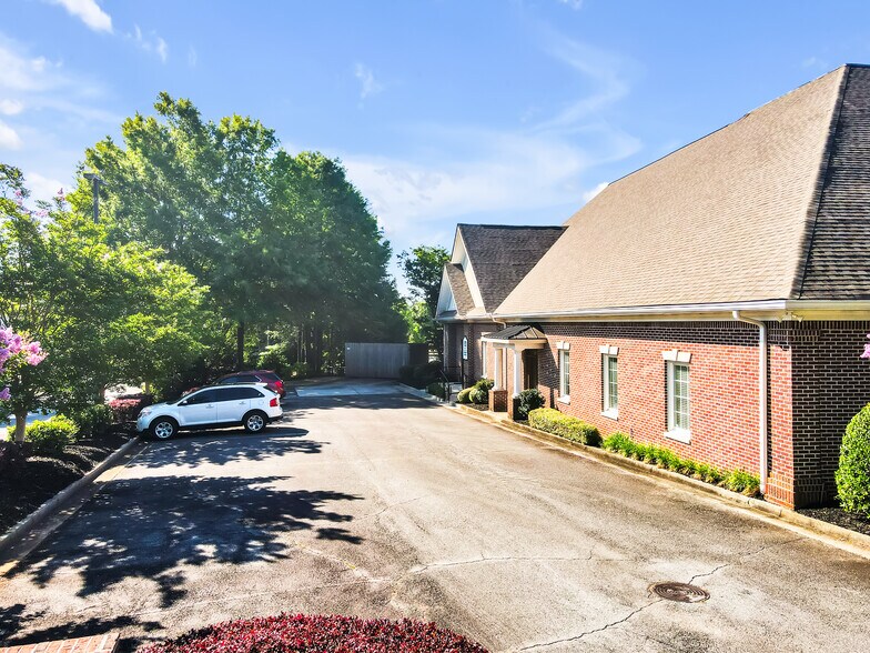 More Photos Of 4385 Kimball Bridge Rd, Alpharetta Medical For Lease