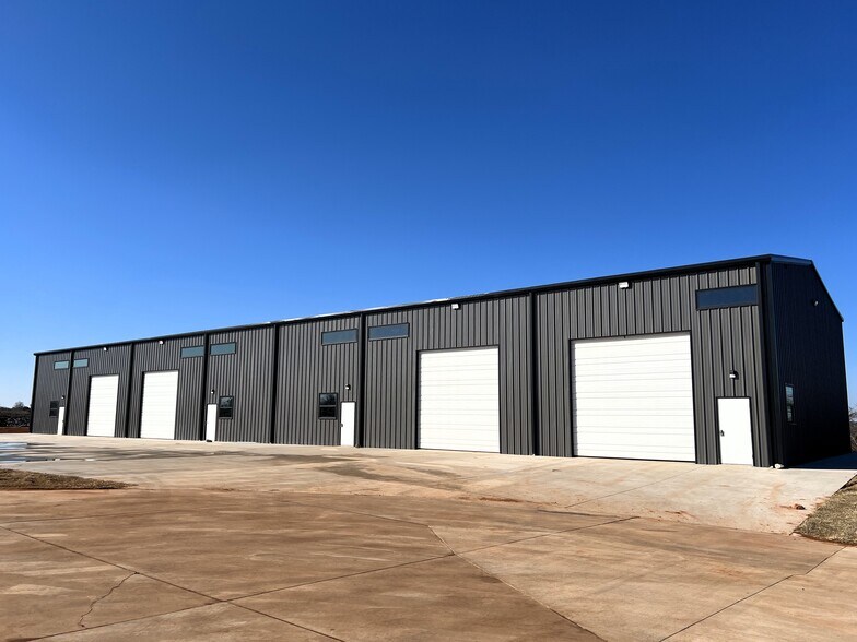 Primary Photo Of 11401 Blacksand Dr, Edmond Manufacturing For Lease
