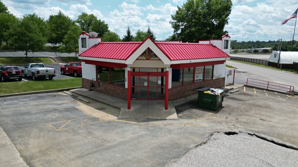 More Photos Of 516 W Liberty St, Wooster Service Station For Sale