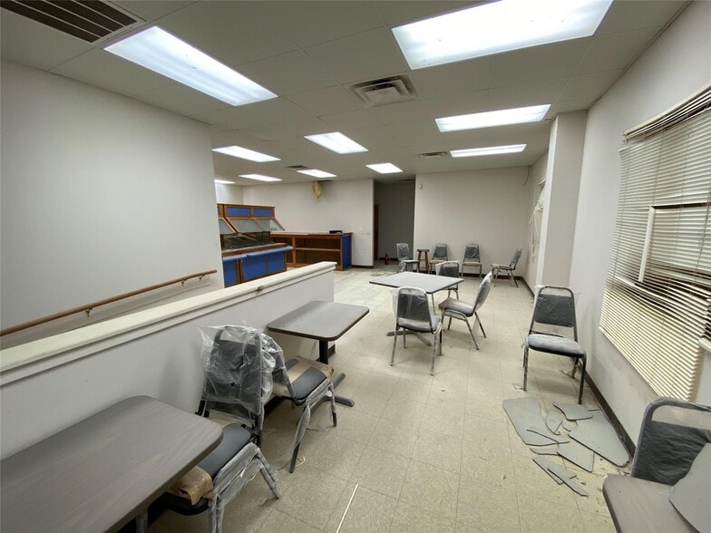 More Photos Of 2099 Highway 532, Dubberly Service Station For Sale