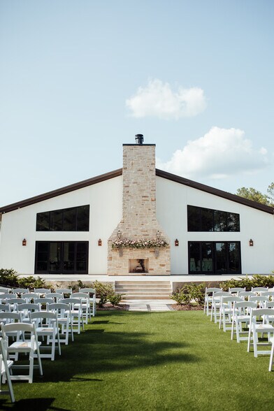 More Photos Of 6644 TX-61, Anahuac Theater Concert Hall For Sale