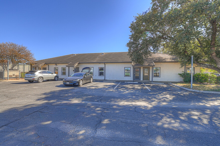 More Photos Of 3 Commercial Pl, Schertz Office For Lease