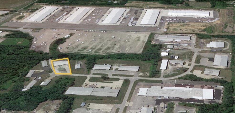 More Photos Of 2917 Paul Dr, Elkhart Warehouse For Lease