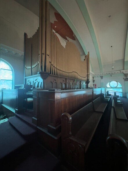 More Photos Of 5001 S Hermitage Ave, Chicago Religious Facility For Sale