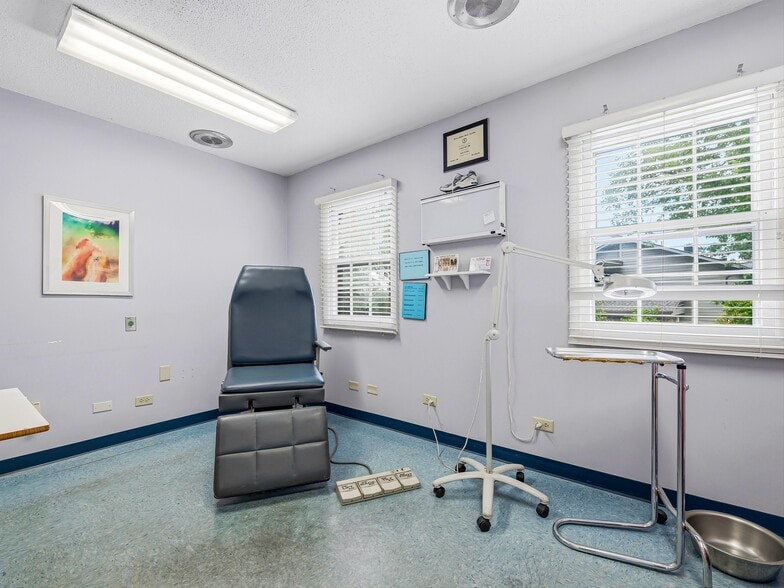 More Photos Of 5 Doctors Park, Asheville Medical For Lease