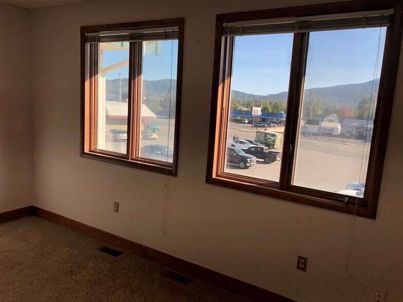 More Photos Of 601 E Seltice St, Post Falls Office For Lease
