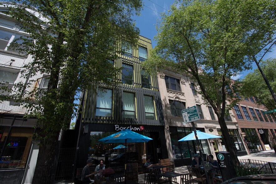 More Photos Of 1728 W Division St, Chicago Apartments For Lease