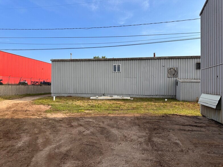 More Photos Of 3945 S Blue Star Dr, Traverse City Service For Sale