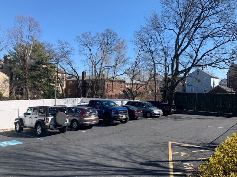 More Photos Of 272-274 High St, Perth Amboy Office For Lease