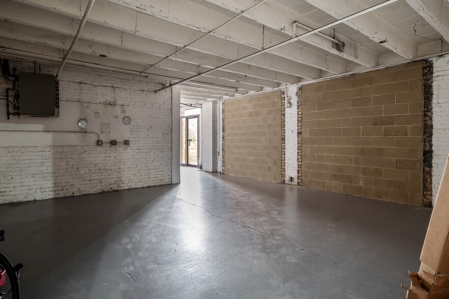 More Photos Of 727 1st Ave, Rockford Industrial For Sale