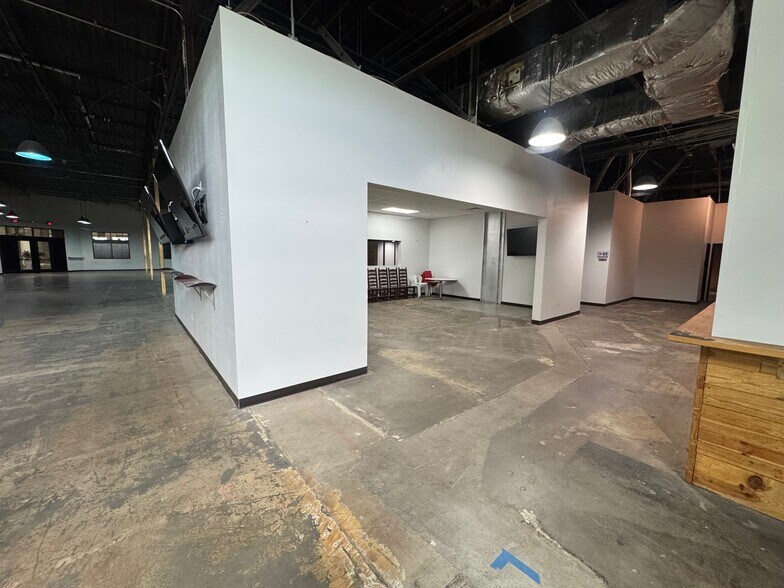 More Photos Of 4650-4700 N US Highway 89, Flagstaff General Retail For Lease