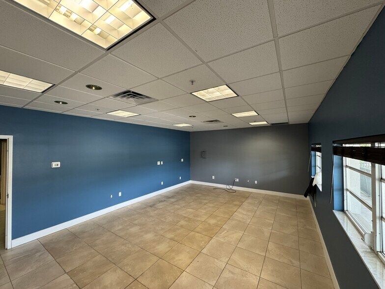 More Photos Of 3508 Enterprise Ave, Naples Light Distribution For Lease