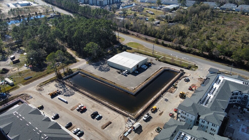More Photos Of 14353 N Main St, Jacksonville Warehouse For Sale