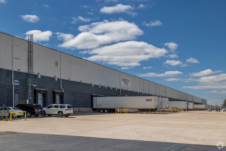 More Photos Of 6400 Jenny Lind Rd, Fort Smith Manufacturing For Lease