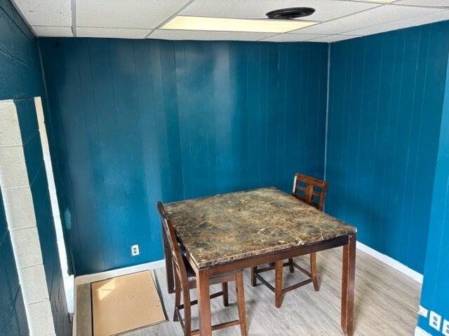 More Photos Of 5614 W Hampton Ave, Milwaukee Auto Repair For Lease