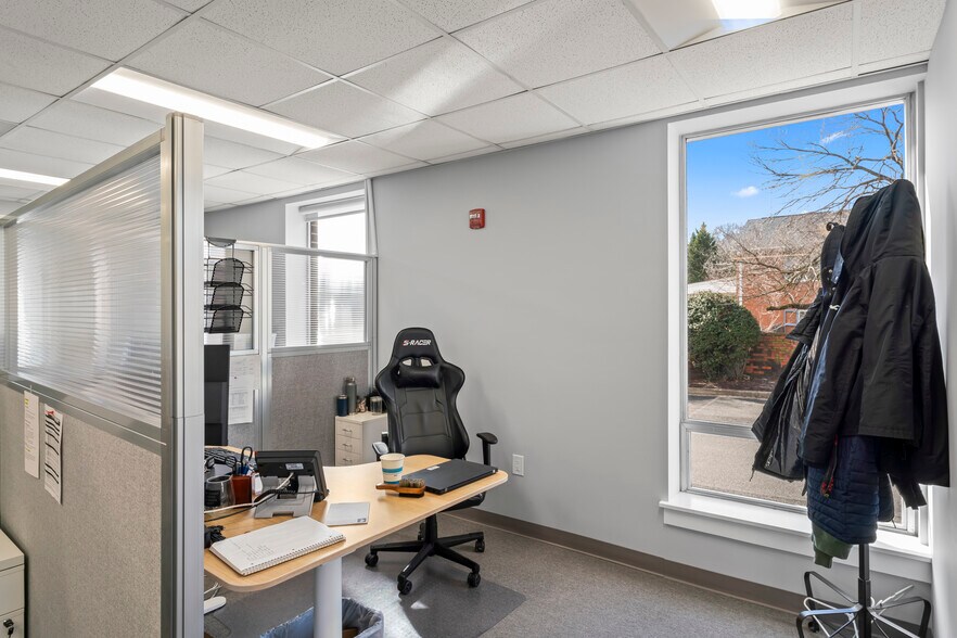 More Photos Of 7210 Old Keene Mill Rd, Springfield Medical For Lease