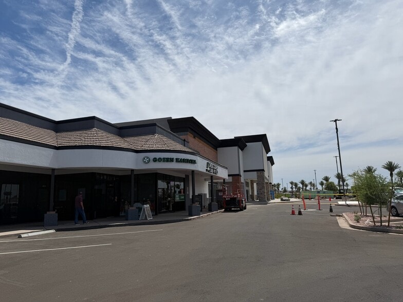 More Photos Of 2055 N Alma School Rd, Chandler Unknown For Lease
