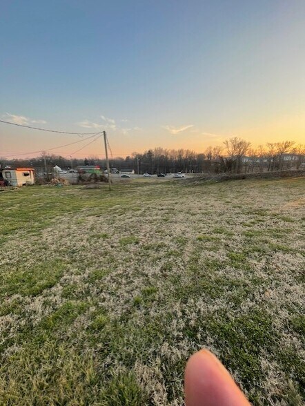 More Photos Of 104 McKee Cir, Belmont Manufactured Housing Mobile Home Park For Sale