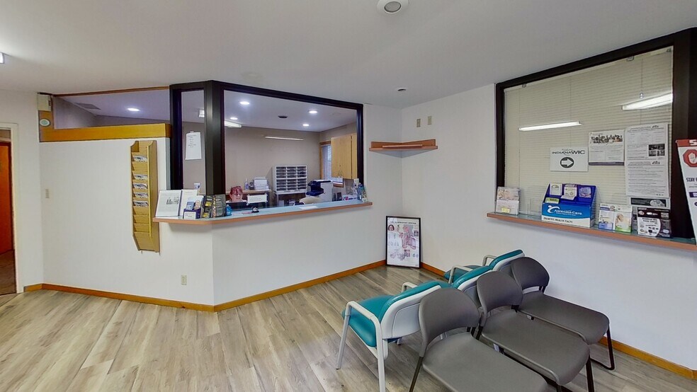 More Photos Of 502 Wall St, Valparaiso Medical For Lease