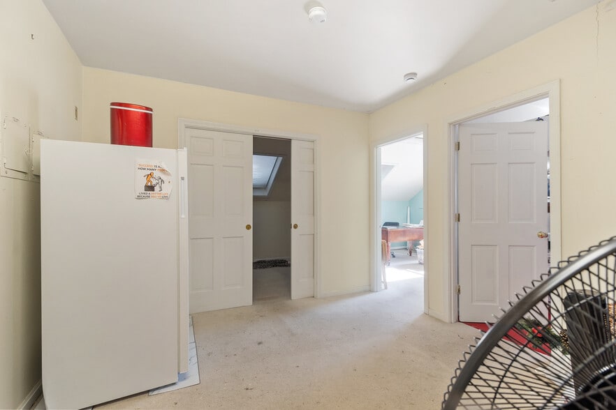 More Photos Of 561 Main St, Boxford General Retail For Sale