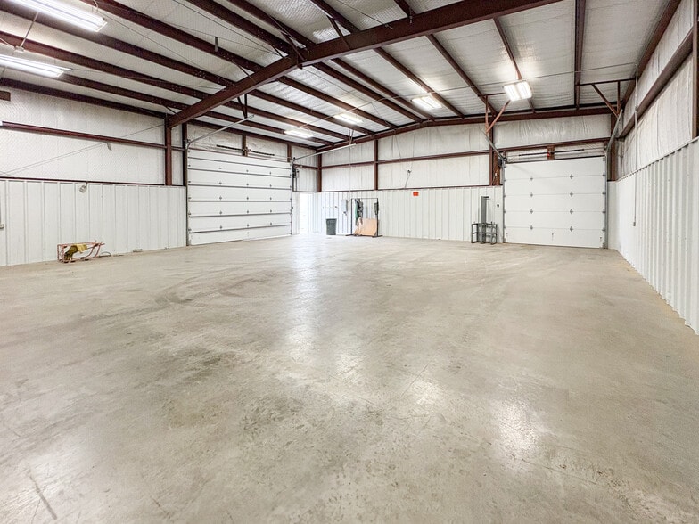 More Photos Of 200 N Pine St, Kermit Industrial For Sale