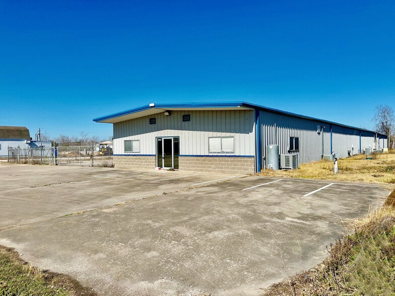 More Photos Of 17821 County Road 127, Pearland Industrial For Lease